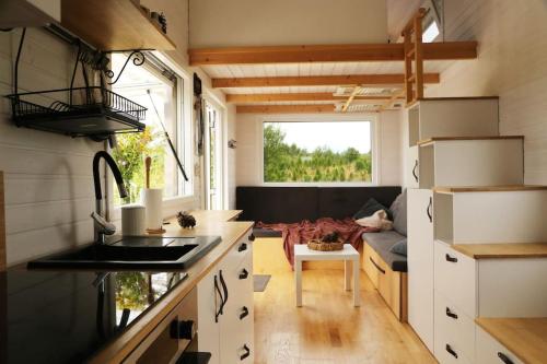 . Lakefront Tiny House with WiFi, AC, Heating, all-year accessible
