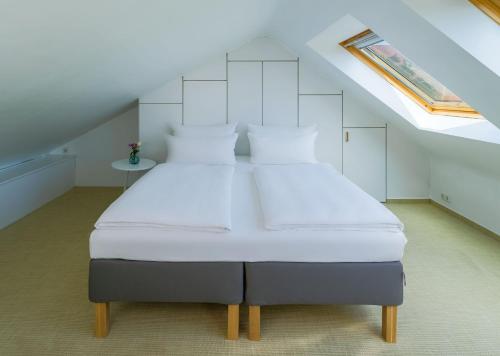 1 double bed, 1 sofa bed