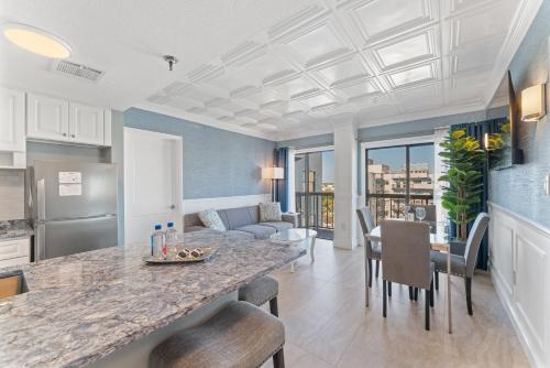 TerraceOnTen Aqua Penthouse - Private Rooftop Terrace with Fireworks View, Central Location, Kitchen in Orlando, USA