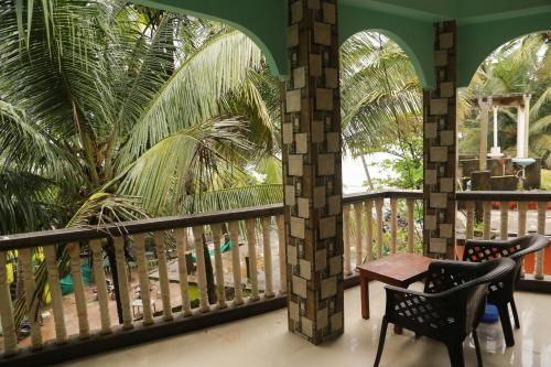 Facilities, Kumbaya Beachside Hostel & Rooftop Cafe in Arambol