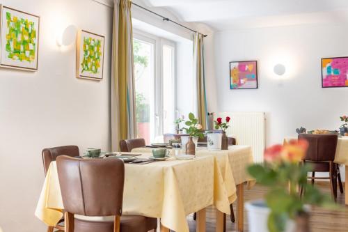 Ételek és italok, Villa Benz Hotel garni in Schwetzingen