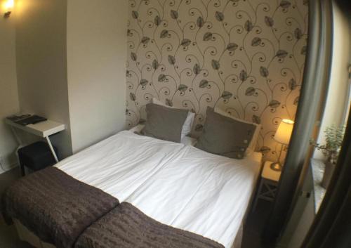 2 twin beds
