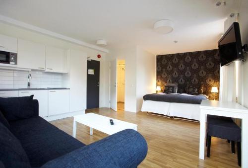 2 twin beds, 2 sofa beds