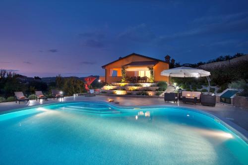 Villa Diora in Karojba