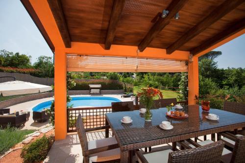 Villa Diora in Karojba