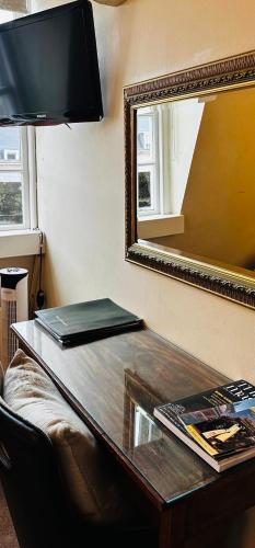 The Windsor Townhouse Air conditioned rooms, Bath (photo 5)