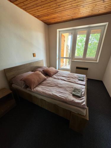 1 double bed
