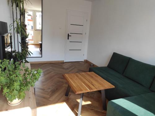 Spacerowa, centrum, 2 pokoje, balkon, dla 1- 4 osób