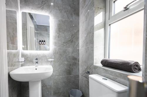 The Kent Luxury House Sleeps 14 free parking, Manchester (fotografie 10)