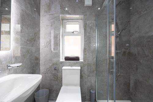 The Kent Luxury House Sleeps 14 free parking, Manchester (fotografie 8)