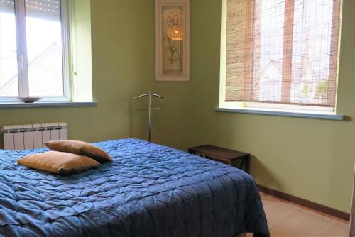 One-Bedroom Apartment image 9