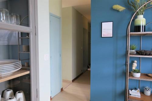 One-Bedroom Apartment image 8
