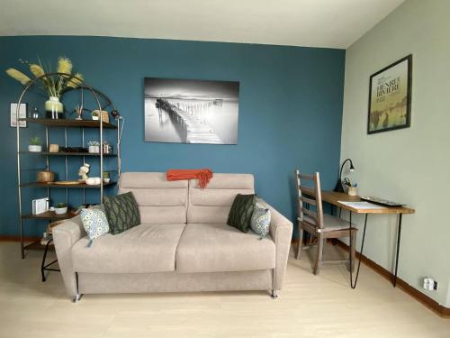 One-Bedroom Apartment image 7