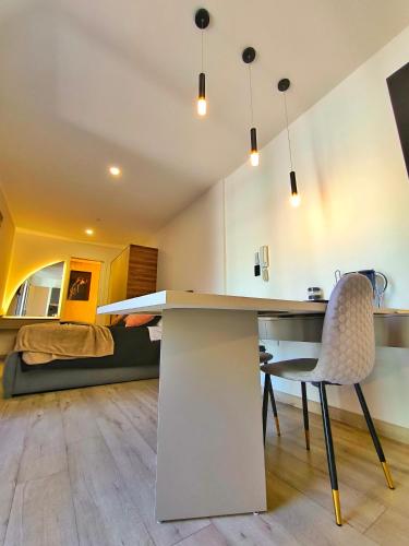 Republica del Salvador Coliving Ecuador XOE - image 3