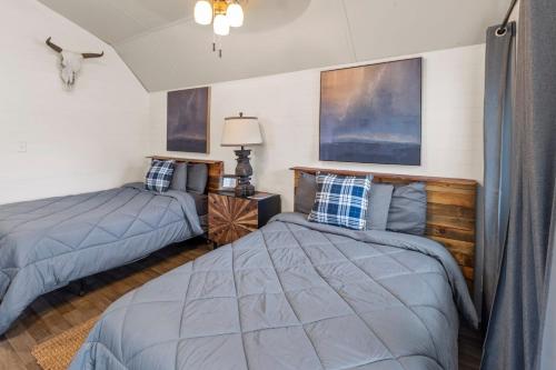 . Caddo Lake Cabins- Wyldewood with Kayaks