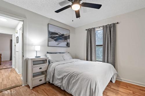 Cozy Modern Cabin With Rv Site & Canoes!