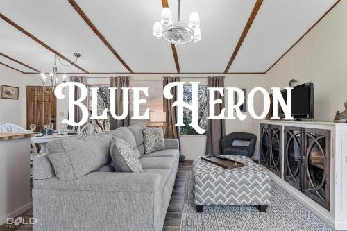 Cozy Modern Cabin With Rv Site & Canoes!