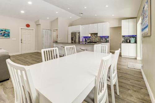 2 Mi to Deerfield Beach Home with Outdoor Oasis! in Deerfield Beach, USA