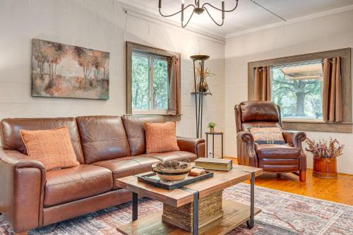 Relax and Work Scenic Greer Cottage with Office Setup in Greer, USA