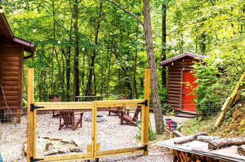 Fontana Woods Cabin in Bryson City, USA