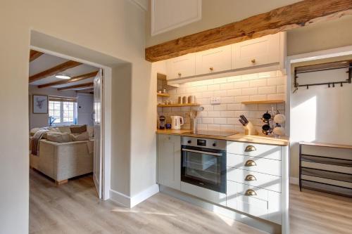 virtuve, Fayette sleeps 4, 2 bedrooms, cute garden in North Creake