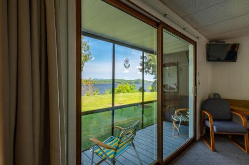 Sandy Point Motel - image 4