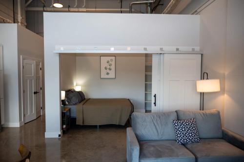 Amazing Urban Loft Free Parking Close To Mayo in Rochester, USA