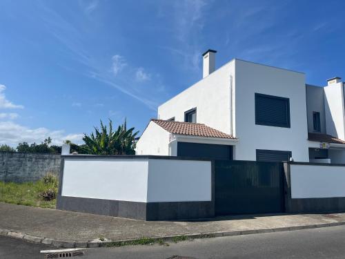 Casa Senhora Da Estrela 1, 2 or 3 bedrooms gîte à louer Ponta da Pontinha