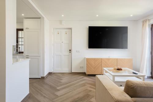 Old Village & Prestige - image 9