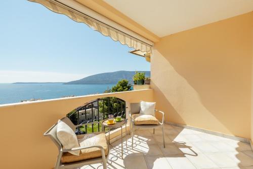 What a view! Apartment Herceg Novi in Savina Monastery