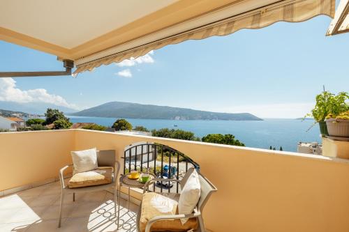 What a view! Apartment Herceg Novi in Savina Monastery
