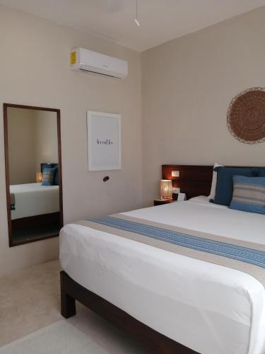 Noah Beach Hotel & Suites Room Type - Standard Queen Room