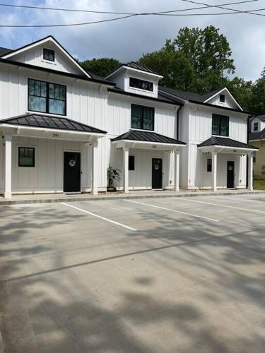 Charming Gainesville Townhome 2 in Gainesville, USA