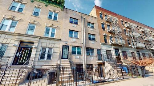The Utica House in Brooklyn, USA