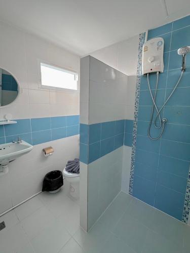 Double Room image 10