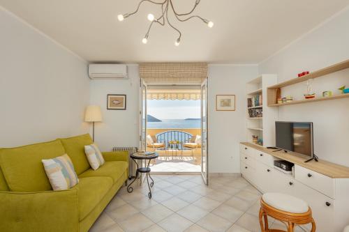 What a view! Apartment Herceg Novi in Savina Monastery