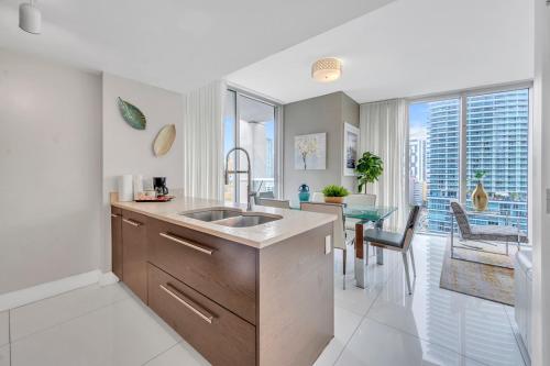Gorgeous 2BR Icon Brickell-WaterViews-FREESPA in Miami, USA