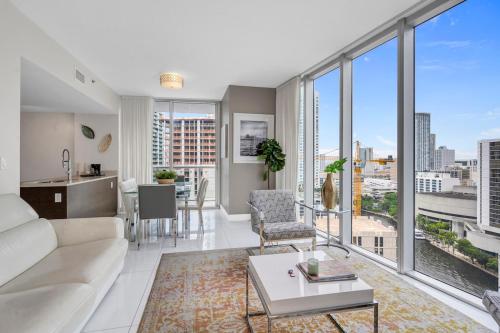 Gorgeous 2BR Icon Brickell-WaterViews-FREESPA in Miami, USA