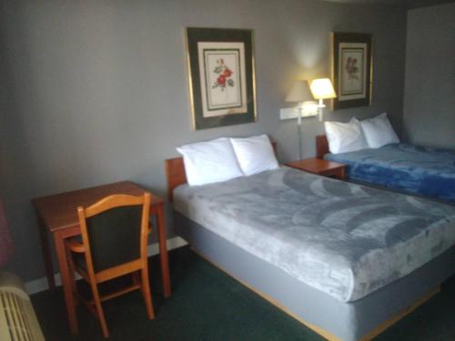 Hotel 2 Beds Hotel Studio 107 & Hot tub in Livingston, USA
