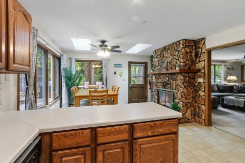 Enchanting Lake Woods Retreat - Near Water Access - Fire Pit - Deck -Screened-in Gazebo - Tranquil Stay