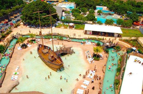 Piazza diRoma com acesso ao Acqua Park e Splash - Temporada CN Adriele