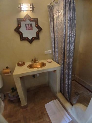 Standard Double Room image 3