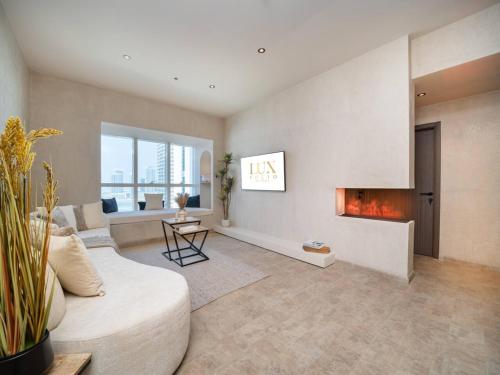 Upgraded Stylish Living with Private Steam Room, Dubai (photo 5)