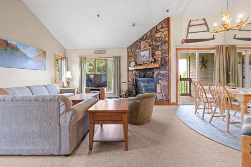 Ski on Ski Off Obertal E Building in สแตรทตัน (VT)