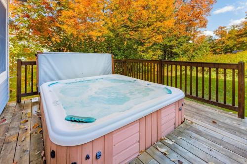 Ski on Ski Off Snowbridge Place in สแตรทตัน (VT)