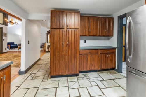 Minutes to Sun Bowl and Stratton Base Lodge in Jamaica, USA