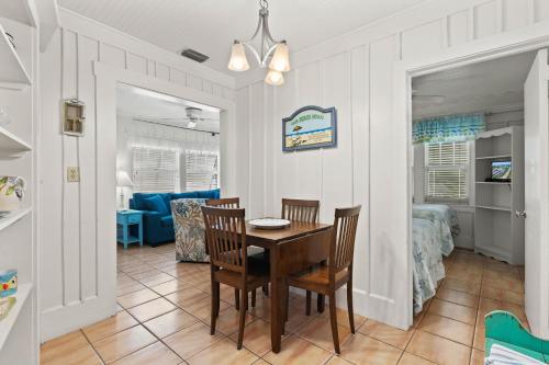 The Seashell Cottage – Anna Maria Island, FL