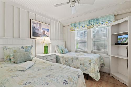 The Seashell Cottage – Anna Maria Island, FL