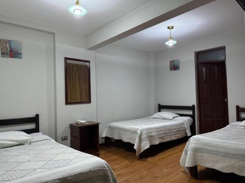 Standard Triple Room room in Hotel Los Angeles