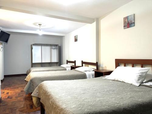 Standard Quadruple Room image 3